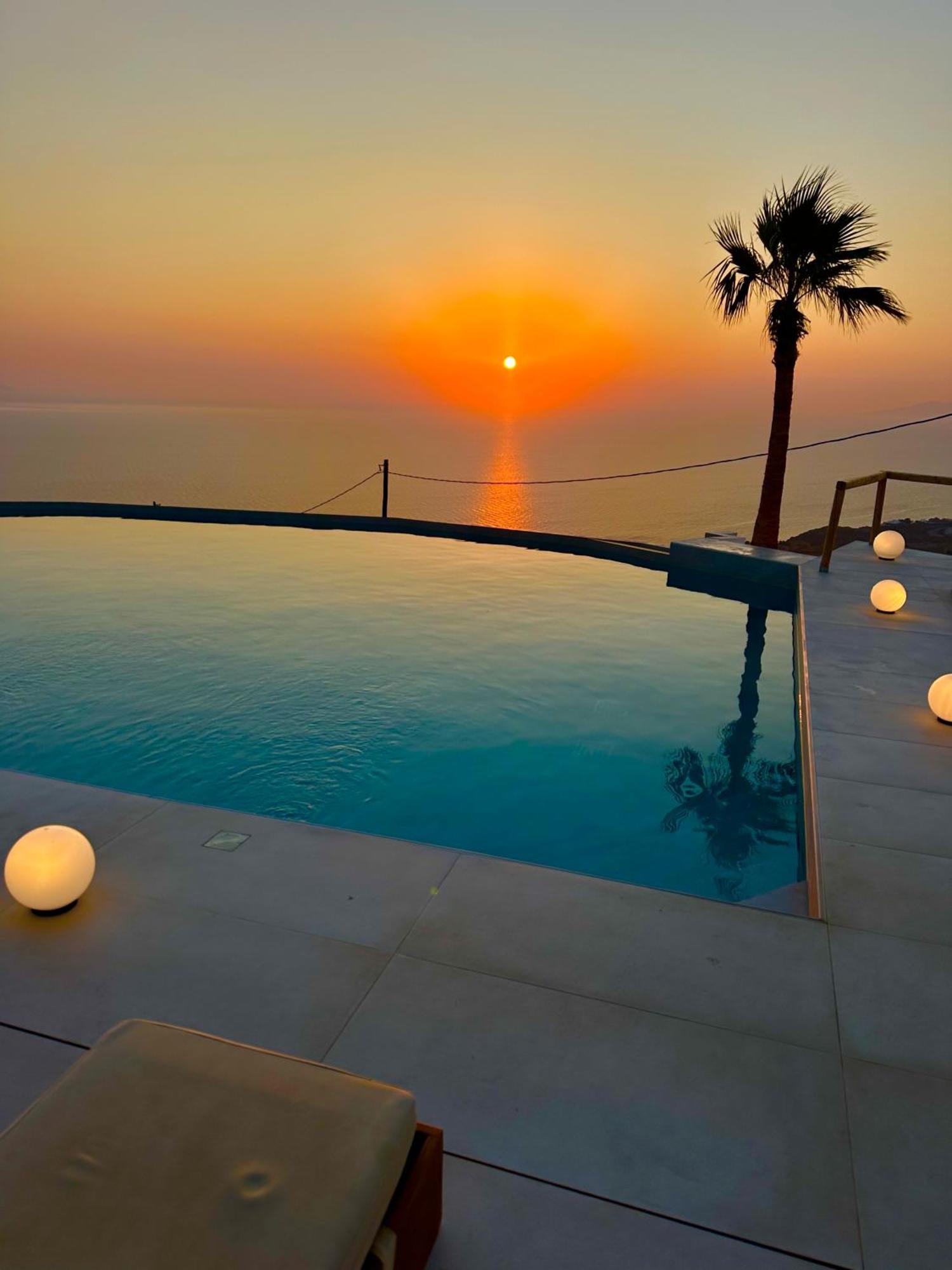Leon Luxury Suites Imerovigli  Exterior photo