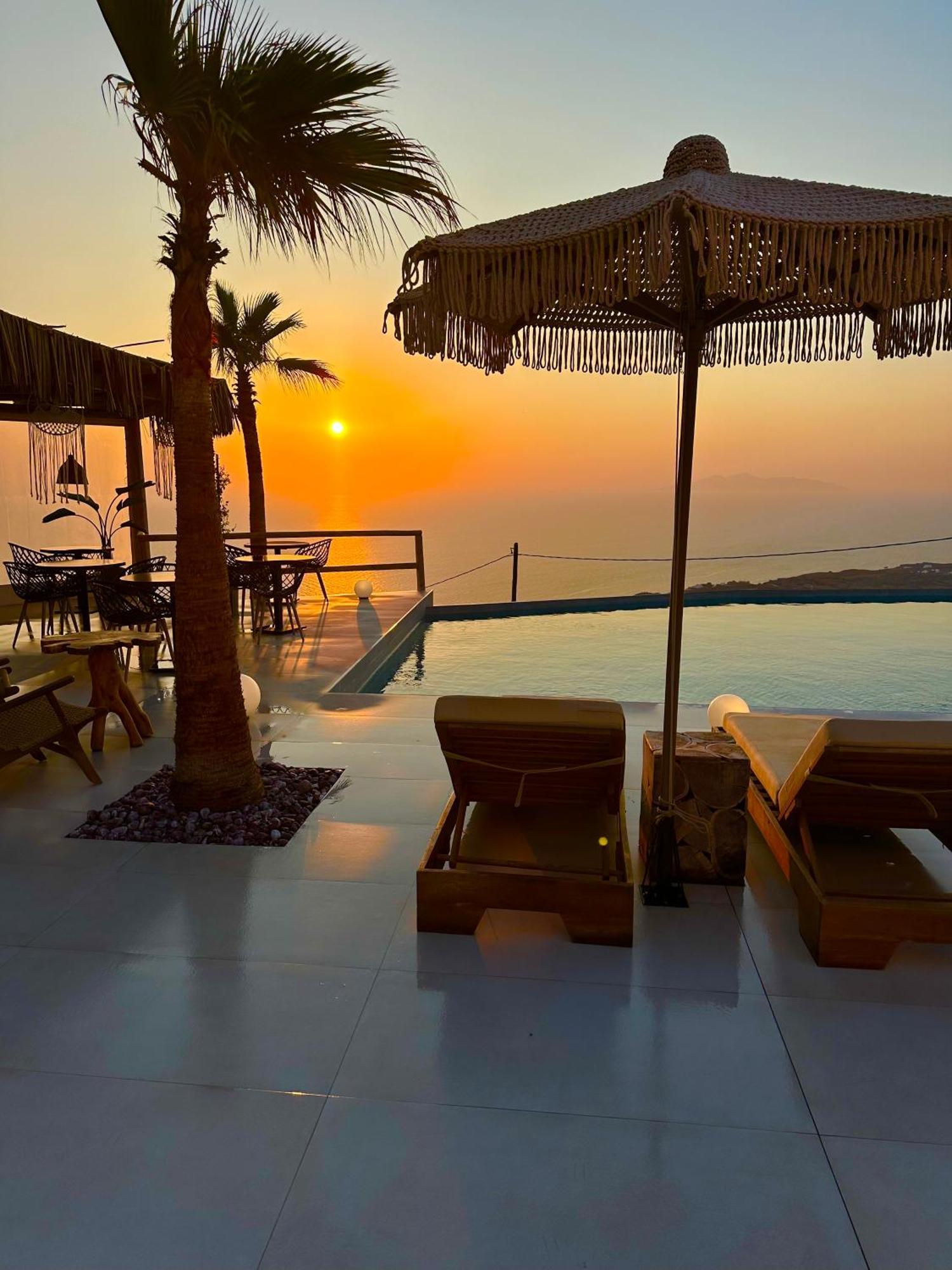 Leon Luxury Suites Imerovigli  Exterior photo