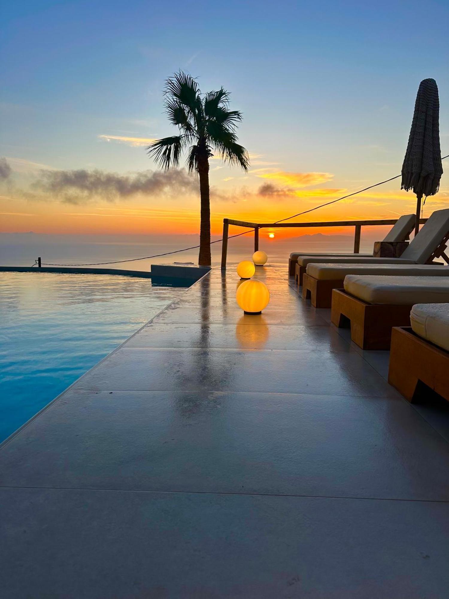 Leon Luxury Suites Imerovigli  Exterior photo